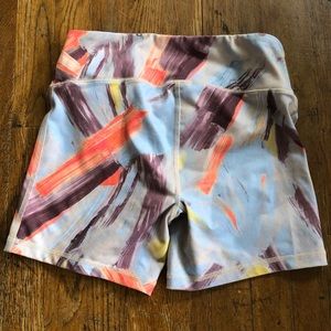 Alo Yoga Burn Bike Shorts in Modernist Multi Print